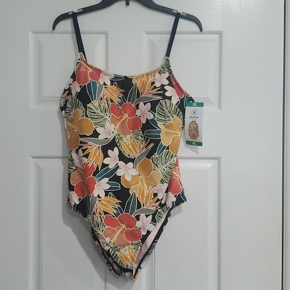 NWT Hurley UPF 50+ Size XL